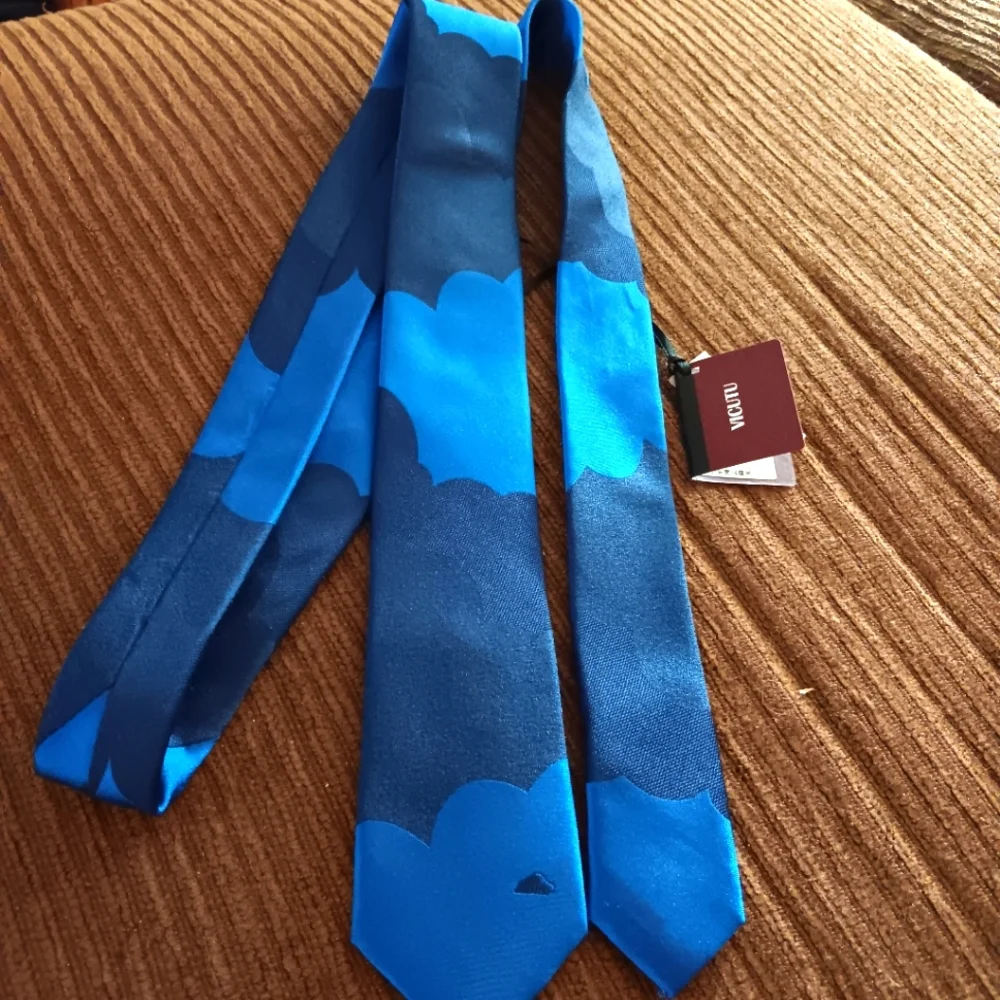 NWT Vicutu Skinny Tie 👔 Shades of Blue 60